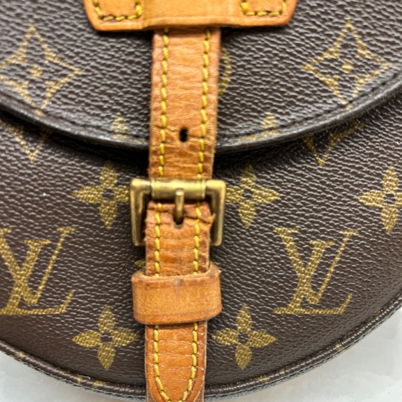Louis Vuitton Chantilly Crossbody Bag - Picture 2 of 14